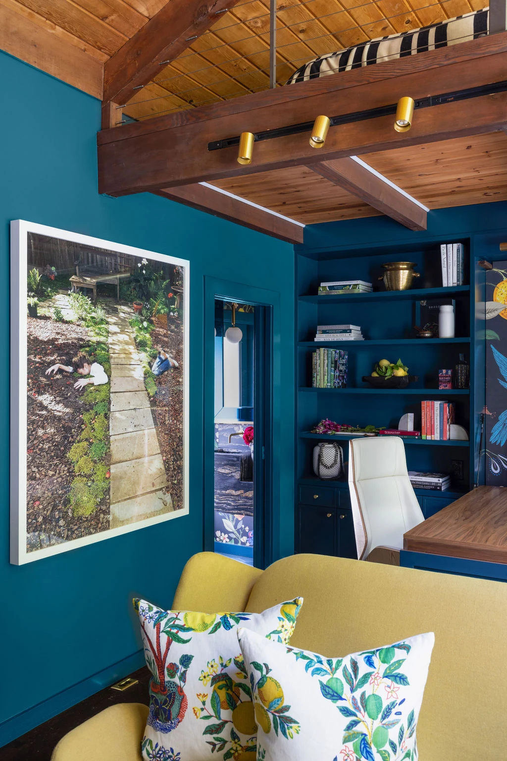 Tree House Edge - THE POOL HOUSE